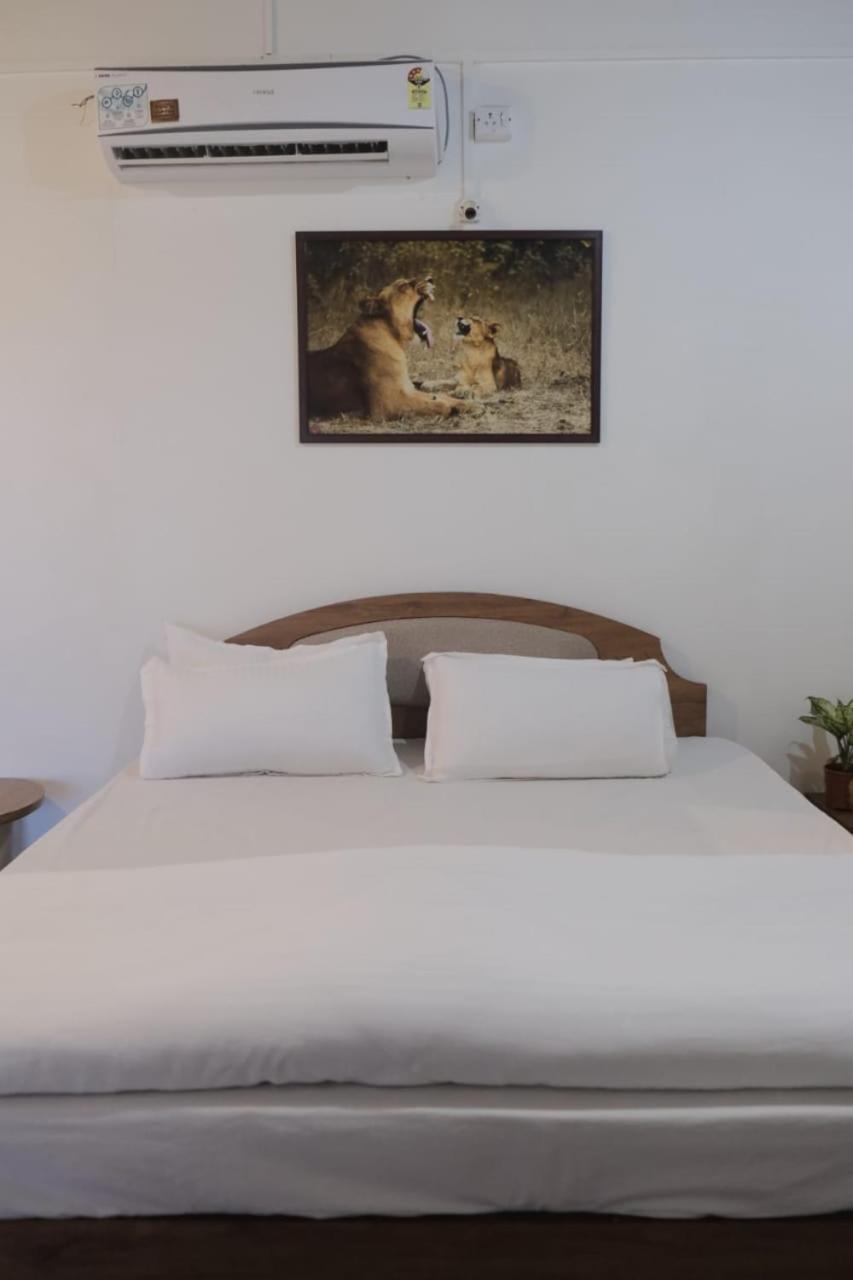 Hotel Ashirwad Junagadh Extérieur photo